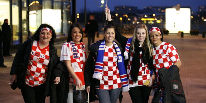 Malmo, Svedska, 190111.
Malmo Arena, 22. svjetsko rukometno prvenstvo, utakmica izmedju Hrvatske i Srbije.
Na fotografiji: navijaci.
Foto: Ante Cizmic / CROPIX Malmo, Svedska, 190111.
Malmo Arena, 22. svjetsko rukometno prvenstvo, utakmica izmedju Hrvatske i Srbije.
Na fotografiji: navijaci.
Foto: Ante Cizmic / CROPIX