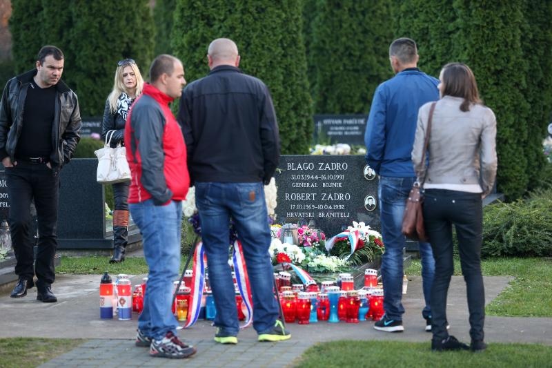 U Vukovaru su upaljene svijeće za poginule hrvatske branitelje i civile na Memorijalnom groblju žrtava iz Domovinskog rata. Photo: Petar Glebov/PIXSELL U Vukovaru su upaljene svijeće za poginule hrvatske branitelje i civile na Memorijalnom groblju žrtava iz Domovinskog rata. Photo: Petar Glebov/PIXSELL