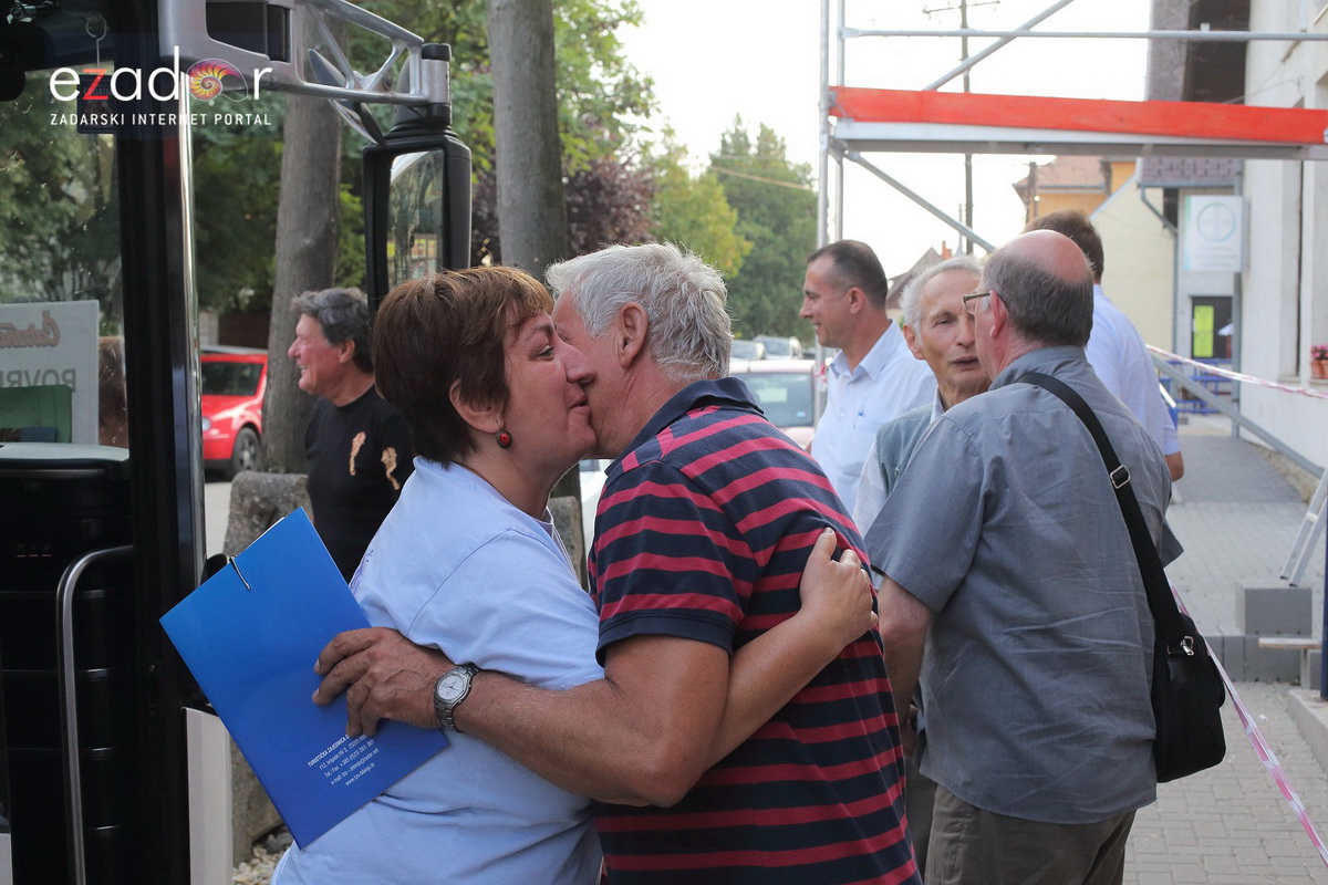 Bibinjci gradišćanskim Hrvatima darovali 1.82 metara visok kip sv. Roka Bibinjci gradišćanskim Hrvatima darovali 1.82 metara visok kip sv. Roka