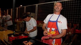 Na Stanovima se Kraljica mira slavi već preko 20 godina, a sinoćnjim misnim slavljem, procesijom i kasnije koncertom na školskom igralištu Stanarci su proslavili još jednu feštu. Koncert su održali grupa Dalmatico i Ivica Sikirić Ićo, foto: I. Perinčić Na Stanovima se Kraljica mira slavi već preko 20 godina, a sinoćnjim misnim slavljem, procesijom i kasnije koncertom na školskom igralištu Stanarci su proslavili još jednu feštu. Koncert su održali grupa Dalmatico i Ivica Sikirić Ićo, foto: I. Perinčić