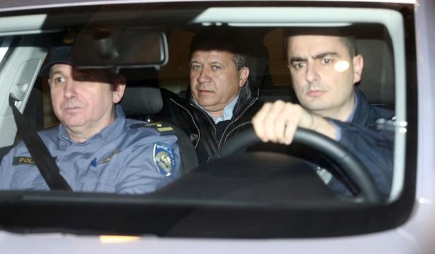 Damir Vrbanović u policijskom vozilu. Photo: Zeljko Lukunic/PIXSELL