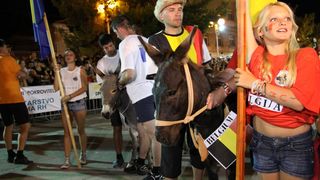 Tisno: 6. Međunarona “Trka tovarov”, Foto: Edin Kadić Tisno: 6. Međunarona “Trka tovarov”, Foto: Edin Kadić