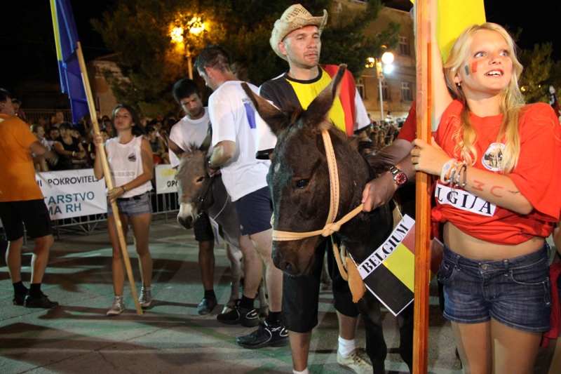 Tisno: 6. Međunarona “Trka tovarov”, Foto: Edin Kadić Tisno: 6. Međunarona “Trka tovarov”, Foto: Edin Kadić