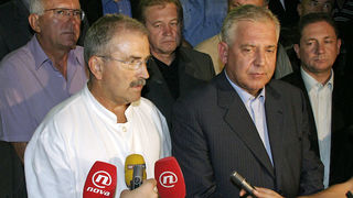 Unesreceni vatrogasci – Politicari dosli u posjet Unesreceni vatrogasci – Politicari dosli u posjet