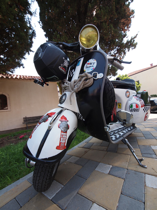 Vespaši zauzeli Biograd, foto: Vinko Pešić