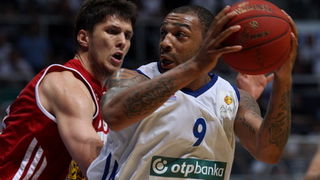 Zagreb, 180513.Dvorana Kresimira Cosica. Kosarkaska utakmica polufinala doigravanja za prvaka Hrvatske (1 utakmica) izmedju KK Zadar i KK Cedevita. Na fotografiji: igrac Zadra Romeo Travis.Foto: Jure Miskovic / CROPIX Zagreb, 180513.Dvorana Kresimira Cosica. Kosarkaska utakmica polufinala doigravanja za prvaka Hrvatske (1 utakmica) izmedju KK Zadar i KK Cedevita. Na fotografiji: igrac Zadra Romeo Travis.Foto: Jure Miskovic / CROPIX