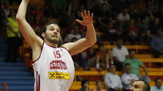 Zagreb, 220513
Dvorana II Doma sportova.
Kosarkaska utakmica pulufinale doigravanja za prvaka Hrvatske (2 utakmica) Cedevita – Zadar.
Na slici: Miro Bilan 15, Ive Ivanov 6.
Foto: Nenad Dugi / CROPIX Zagreb, 220513
Dvorana II Doma sportova.
Kosarkaska utakmica pulufinale doigravanja za prvaka Hrvatske (2 utakmica) Cedevita – Zadar.
Na slici: Miro Bilan 15, Ive Ivanov 6.
Foto: Nenad Dugi / CROPIX