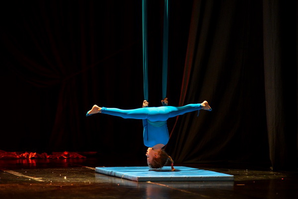 Circo Art u HNK Zadar izveo predstavu “Povratak u prirodu”