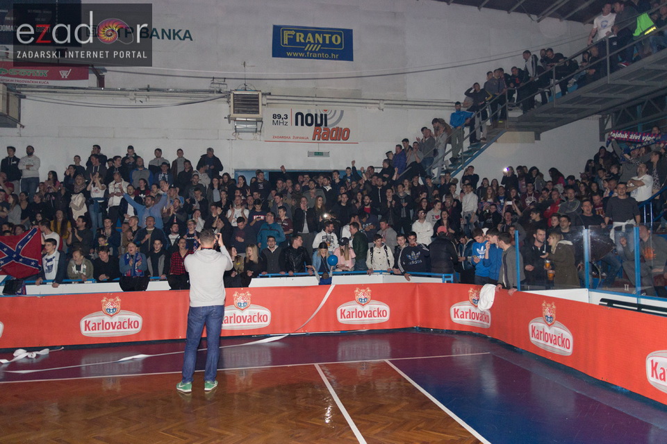 Humanitarno gledanje utakmice Zadar-Cibona u Jazinama Humanitarno gledanje utakmice Zadar-Cibona u Jazinama