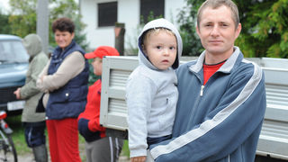 Rijeka Krapina se izlila iz svog korita nakon nekoliko dana neprekinutih kiša te je poplavila kuće i podrume u Zaprešiću, a vodostaj rijeke Save i dalje raste, Foto: Damir Krajac / CROPIX