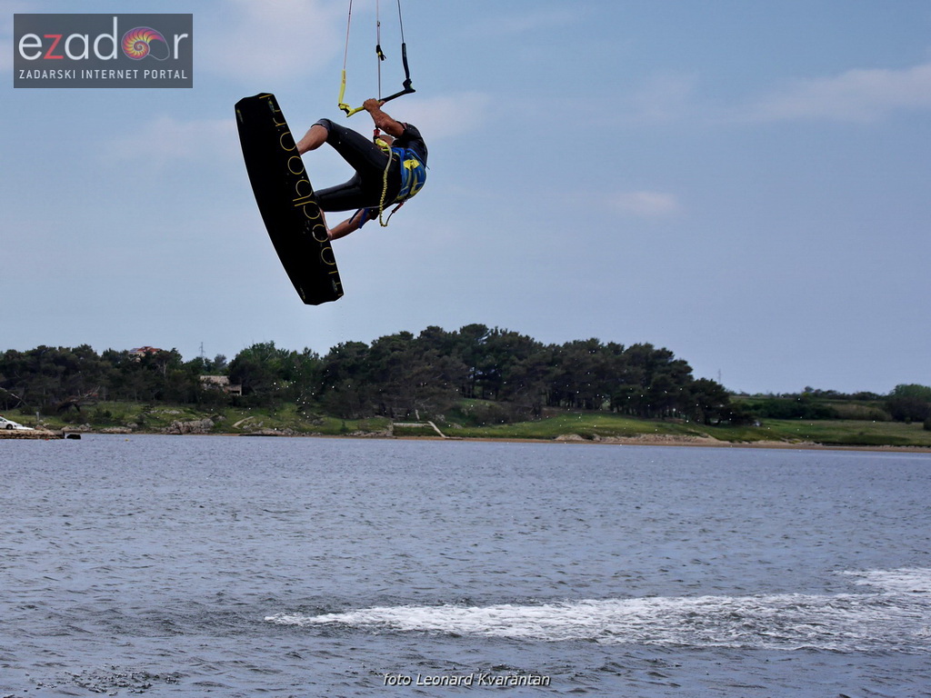 Kiteri guštali u refulima ninske bure Kiteri guštali u refulima ninske bure