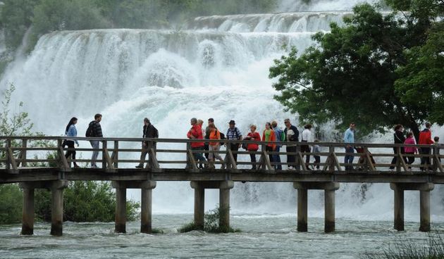 01.05.2014., Slapovi Krke – Mnoge obitelji i turisti uzivali su na praznik rada u lijepotama Nacionalnog Parka Slapovi Krke Photo: Hrvoje Jelavic/PIXSELL
