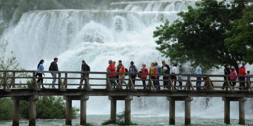 01.05.2014., Slapovi Krke – Mnoge obitelji i turisti uzivali su na praznik rada u lijepotama Nacionalnog Parka Slapovi Krke Photo: Hrvoje Jelavic/PIXSELL