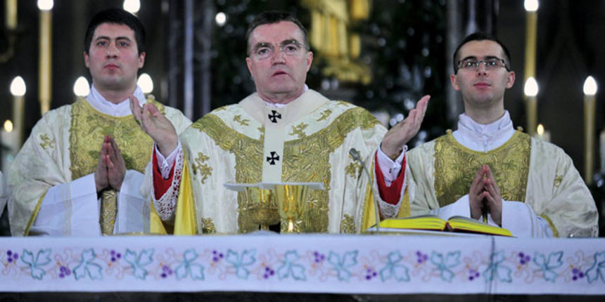 Zagreb, 251211.
Na blagdan Bozica vec se od 5. stoljeca slave tri mise: polnocka, zornica ili pastirska misa te poldanjica. Poldanjicu, euharistijsko slavlje, u zagrebackoj katedrali predvodio je zagrebacki nadbiskup kardinal Josip Bozanic. Misi su prisu Zagreb, 251211.
Na blagdan Bozica vec se od 5. stoljeca slave tri mise: polnocka, zornica ili pastirska misa te poldanjica. Poldanjicu, euharistijsko slavlje, u zagrebackoj katedrali predvodio je zagrebacki nadbiskup kardinal Josip Bozanic. Misi su prisu