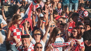 Zadar priredio čudesan doček svojim Vatrenim herojima (1)