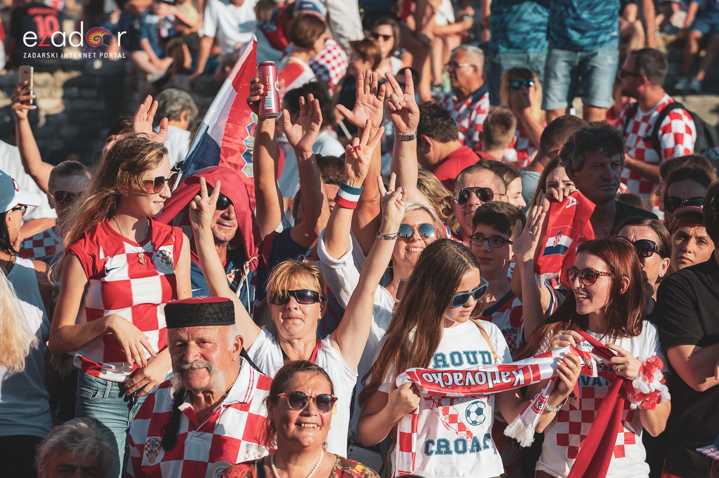 Zadar priredio čudesan doček svojim Vatrenim herojima (1)