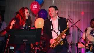 U Famous beach and grill baru Rockatansky bend proslavio je 20 godina djelovanja U Famous beach and grill baru Rockatansky bend proslavio je 20 godina djelovanja