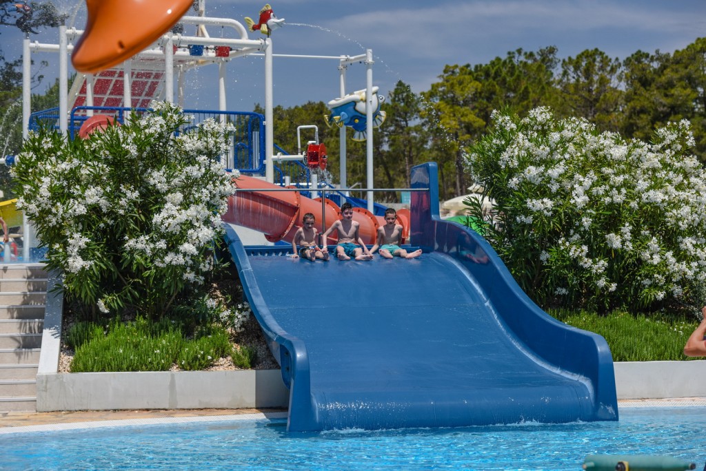 Obitelj Mandić uživa u ljetnim radostima u Zatonu Obitelj Mandić uživa u ljetnim radostima u Zatonu