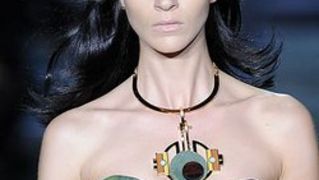 Ogrlica sa stavom (Moda.hr)