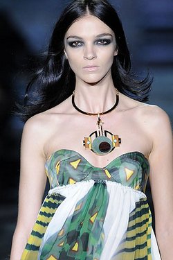 Ogrlica sa stavom (Moda.hr)