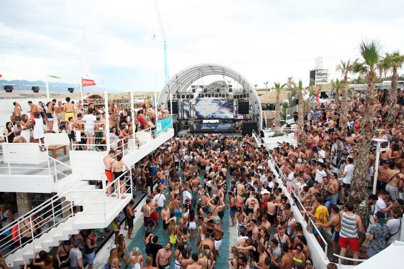 Zrće: Drugi dan Hideout festivala privukao je mnogobrojnu publiku na after beach party, Photo: Luka Stanzl/PIXSELL Zrće: Drugi dan Hideout festivala privukao je mnogobrojnu publiku na after beach party, Photo: Luka Stanzl/PIXSELL