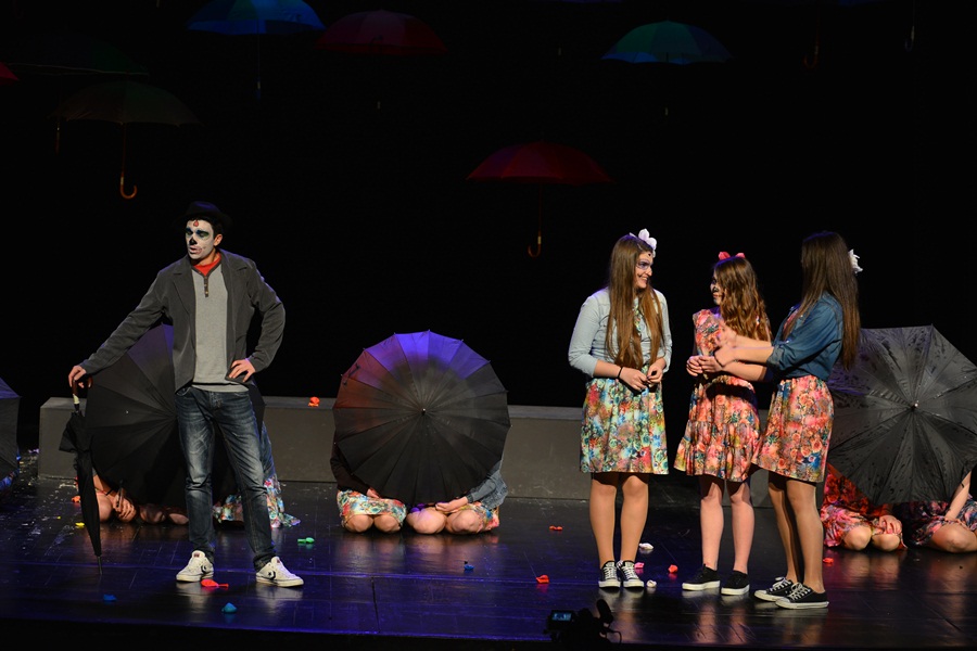 HNK Zadar: Premijera predstave “Tko i što brani”, Igrajmo se HNK Zadar: Premijera predstave “Tko i što brani”, Igrajmo se