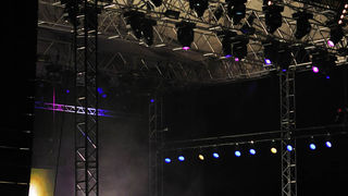 Zadar, 29.07.2013. snimio: Nenad Marčev 
Koncert Carlos Santana 
Prostor pored dvorane u Jazinama