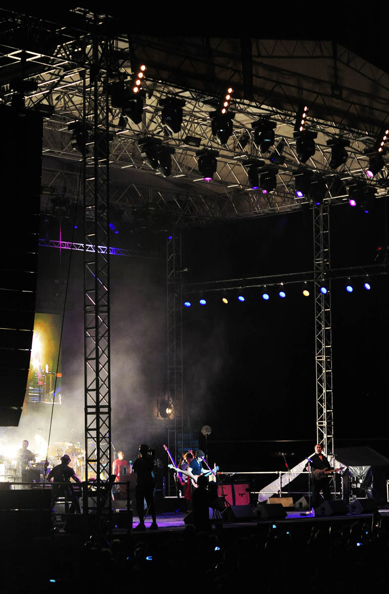 Zadar, 29.07.2013. snimio: Nenad Marčev 
Koncert Carlos Santana 
Prostor pored dvorane u Jazinama