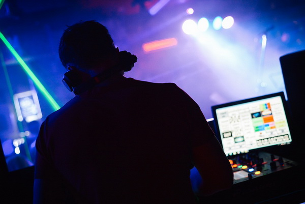 Uskrsni koncert: Filip Dizdar & Groovers bend @ Maraschino Bar