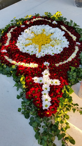 Uoči blagdana Svih svetih brojni su Zadrani posjetili Gradsko groblje i uredili počivališta najmilijih i okitili ih cvijećem, Foto: M. Malik Uoči blagdana Svih svetih brojni su Zadrani posjetili Gradsko groblje i uredili počivališta najmilijih i okitili ih cvijećem, Foto: M. Malik