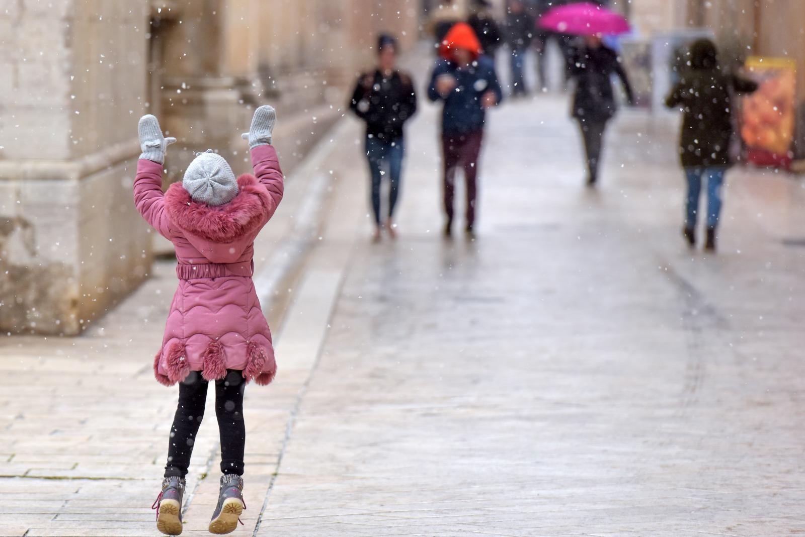 Prve snježne pahulje u Zadru