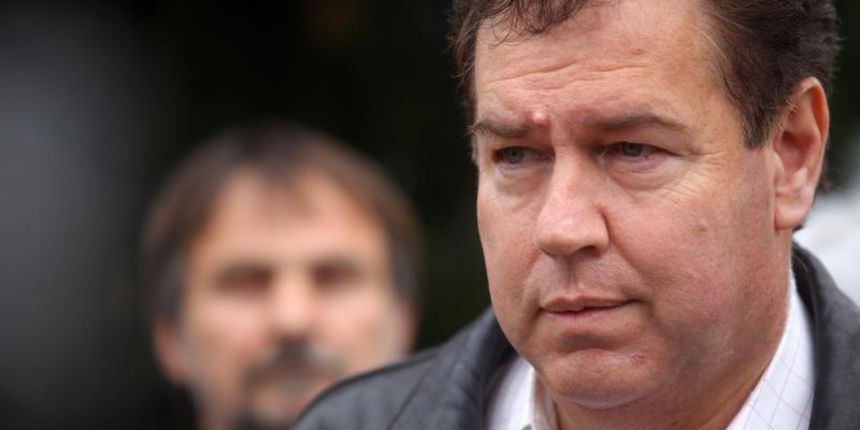 Ispred Trgovackog suda u Zadru odrzan je prosvjedni skup bivsih zaposlenika likvidiranih, odnosno propalih zadarskih tvrtki u stecaju, Vedran Uranija. Photo: Filip Brala/PIXSELL