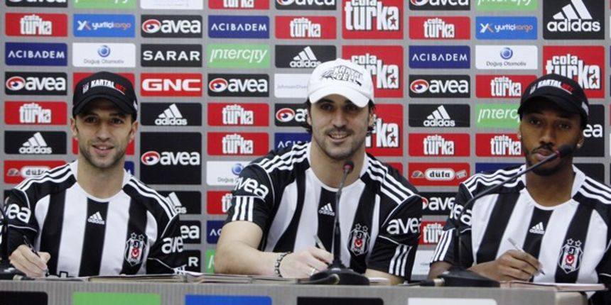 Besiktas’ new players Simao Sabrosa (L), Hugo Almeida (C) and Manuel Fernandes // Reuters
