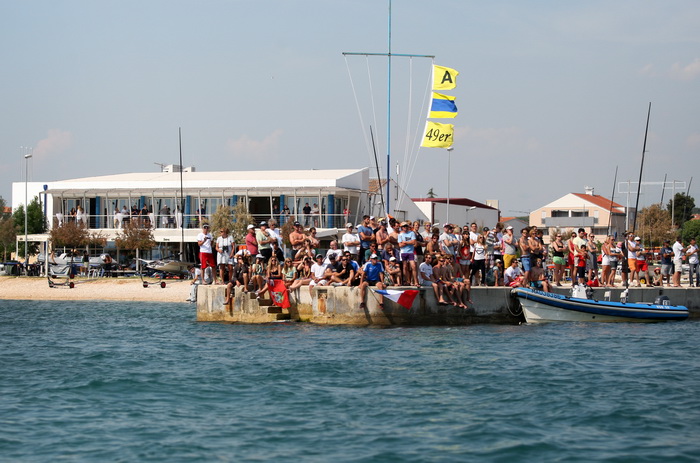 Zadar, 120512.
Danas zavrsava Svjetsko prvenstvo 49er-a u Zadru. Najbolje posade svijeta jedrile su danas u Zadarskom kanalu. Vecina ce otici kuci na kratki odmor, a potom ce se ponovno okupiti pocetkom lipnja u Velikoj Britaniji, na iducoj regati Svjetsk Zadar, 120512.
Danas zavrsava Svjetsko prvenstvo 49er-a u Zadru. Najbolje posade svijeta jedrile su danas u Zadarskom kanalu. Vecina ce otici kuci na kratki odmor, a potom ce se ponovno okupiti pocetkom lipnja u Velikoj Britaniji, na iducoj regati Svjetsk