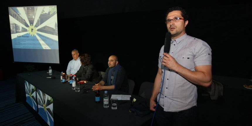 Zadar, 160513.  
U organizaciji predstavnika zadarske nezavisne kulturne scene, danas je u dvorani ex-kina Callegro odrzana javna rasprava pod nazivom Okret prostora. Na tribini sudjeluju: dipl.ing.arh. Nives Kozulic, ravnateljica Zavoda za prostorno ured