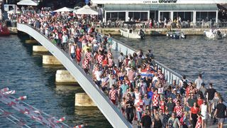 Zadar dočekao svoje Vatrene: Sve generacije okupile se na Forumu