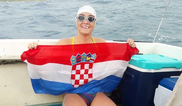 Dina Levačić po izuzetno teškim uvjetima preplivala 42 kilometra od od havajskog otoka Molokai do otoka Oahu