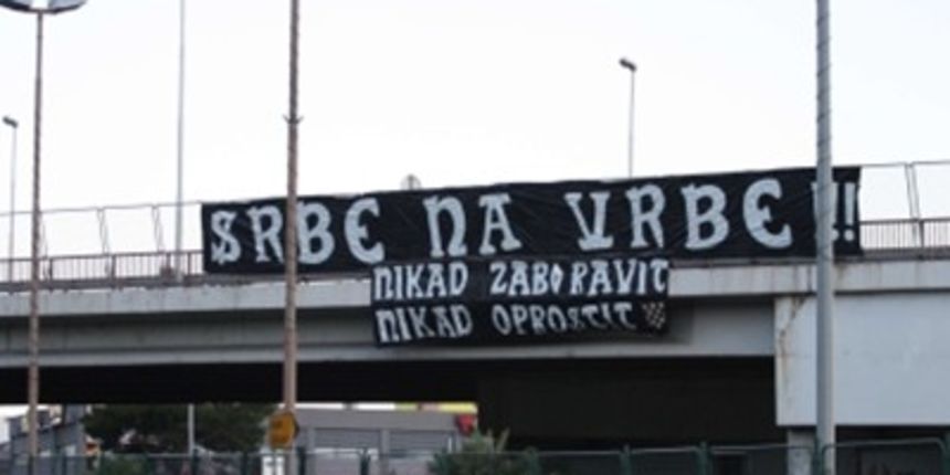 Srbe na Vrbe transparent (Foto: Dalmacija news)