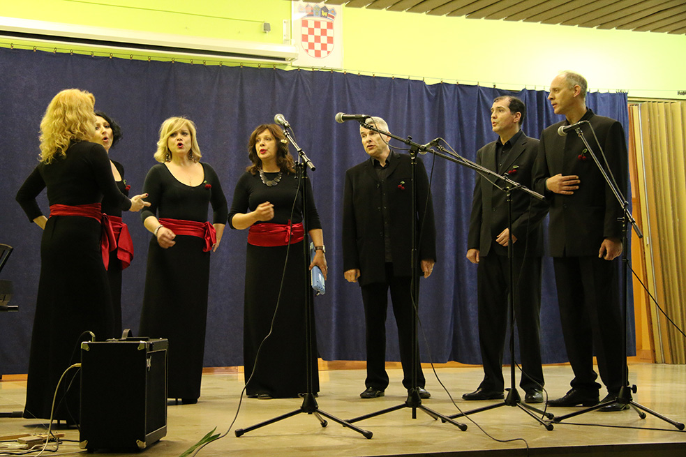 OŠ Stanovi- humanitarni klapski koncert