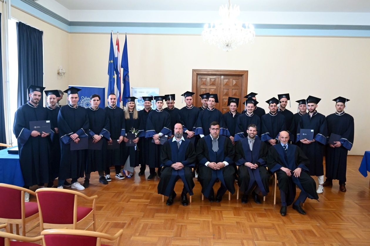 Na Sveučilištu promovirani prvostupnici inženjeri brodostrojarstva i tehnologije pomorskog prometa