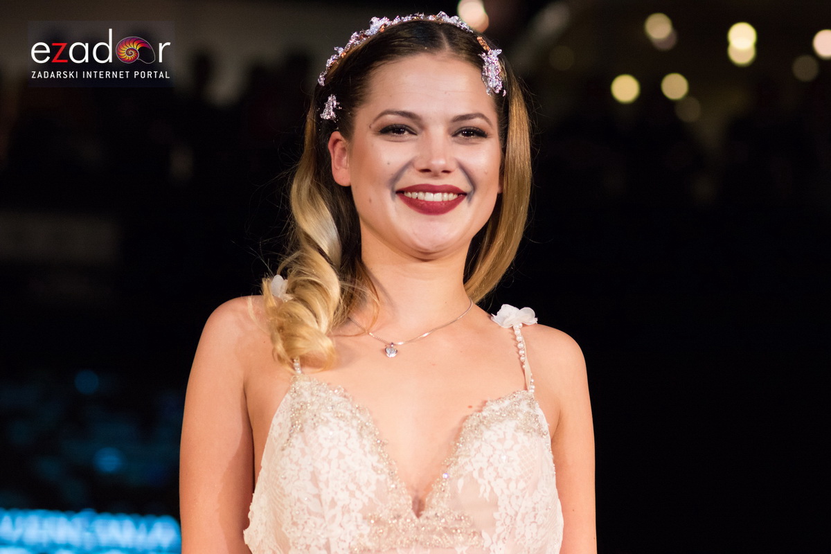 11. Festival vjenčanja: Modna revija vjenčanica i svečanih haljina te revija cvijeća i koncert Sandija Cenova 11. Festival vjenčanja: Modna revija vjenčanica i svečanih haljina te revija cvijeća i koncert Sandija Cenova