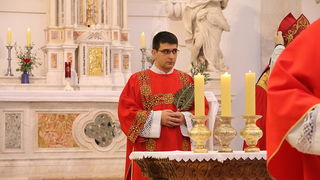 Cvjetnica 20. ožujka 2016: Nakon blagoslova maslinovih grančica, nadbisku Želimir Puljić predvodio je procesiju do katedrale sv. Stošije gdje je služio misno slavlje na kojem se pjevala Muka našeg Gospodina Cvjetnica 20. ožujka 2016: Nakon blagoslova maslinovih grančica, nadbisku Želimir Puljić predvodio je procesiju do katedrale sv. Stošije gdje je služio misno slavlje na kojem se pjevala Muka našeg Gospodina