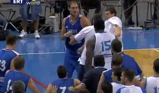 Tucnjava Srba i Grka na Acropolis Cupu