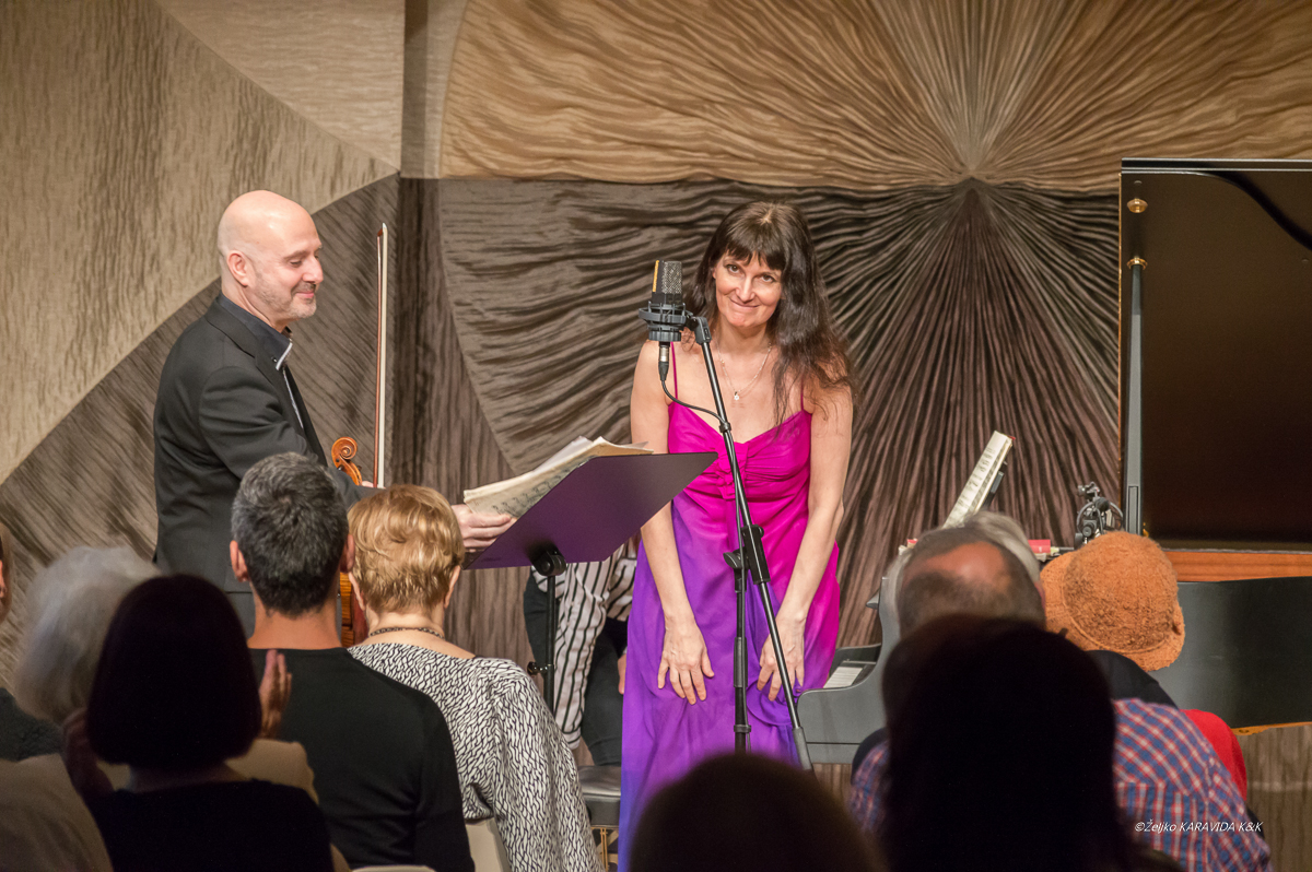 Romantizam iznad svega naziv je koncerta koji je održan u Kneževoj palači a nastupili su Erez Ofer, violina i Elisaveta Blumina, klavir