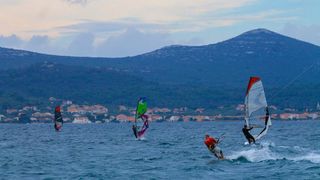 Wind i Kite surfing na Kolovarama 3. studenog 2013.  foto: Tome Grbeša