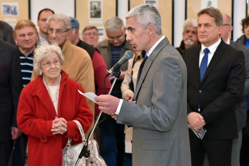 U Gradskoj loži otvorena izložba fotografija posvećena “zlatnoj kopački” – Josipu Skoblaru. Foto: Dino Stann/PIXSELL