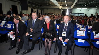 Rovinj, 220410.
Danas je u Rovinju otvorena Windays business konferencija, u organizaciji Microsoft Hrvatska i Jutarnjeg lista. Na otvorenje je dosla premijerka Jadranka Kosor.
Na fotografiji: Ivan Jakovcic, Djuro Popijac i Jadranka Kosor.
Foto: Goran Seb