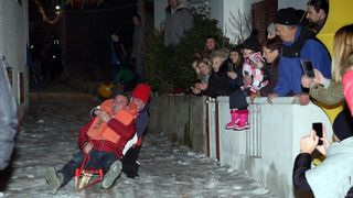 Svjetska atrakcija u Velom Ižu: Održana “Iška kraljica”- prva povijesna skijaška utrka na hrvatskim školjima Svjetska atrakcija u Velom Ižu: Održana “Iška kraljica”- prva povijesna skijaška utrka na hrvatskim školjima