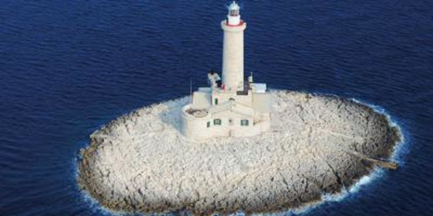 svjetionik(Foto:murter-amfora.com)