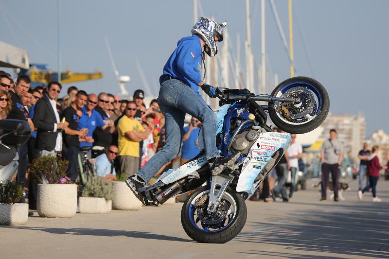 Vitrenjak: Moto vratolomije Nina Šarina Paky-ja, Foto: Filip Brala/PIXSELL Vitrenjak: Moto vratolomije Nina Šarina Paky-ja, Foto: Filip Brala/PIXSELL